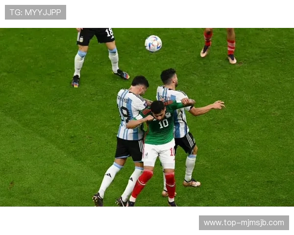 阿根廷国家队如何凭借团队合作实现世界杯夺冠的辉煌时刻